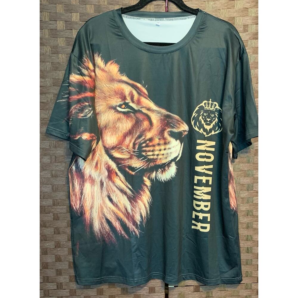Men's Short Sleeve Lion Tee- Size XL - Picture 2 of 3